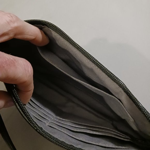 Like-New Vintage COACH Wristlet - Picture 2 of 12